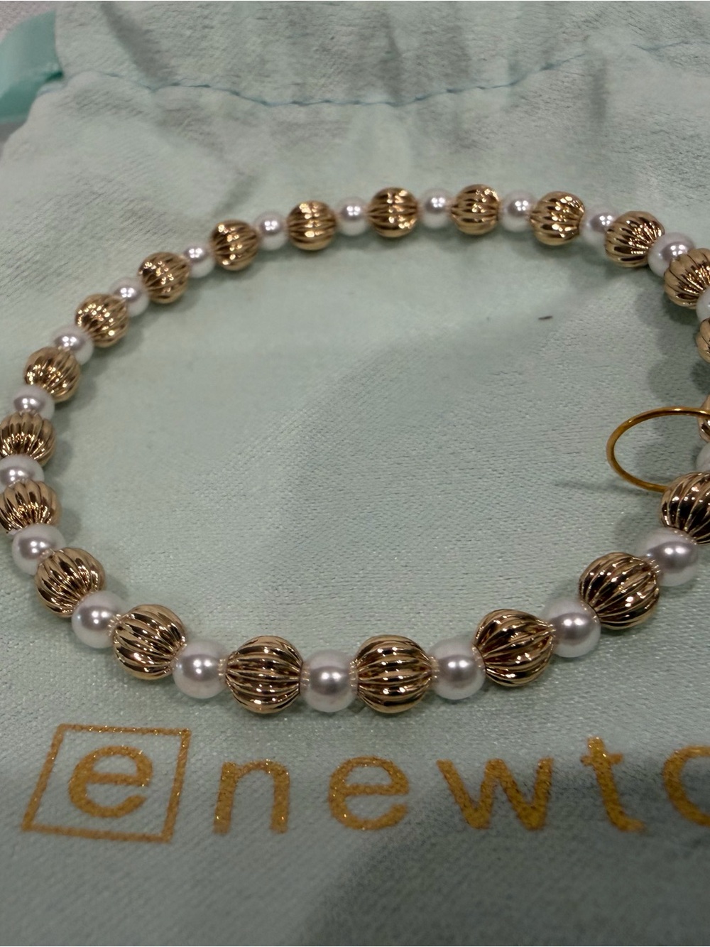 E Newton Gold and White Beaded Bracelet New - Picture 2 of 4